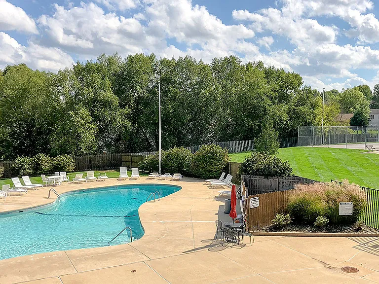 Sterling Heights Apartments — Photo 7