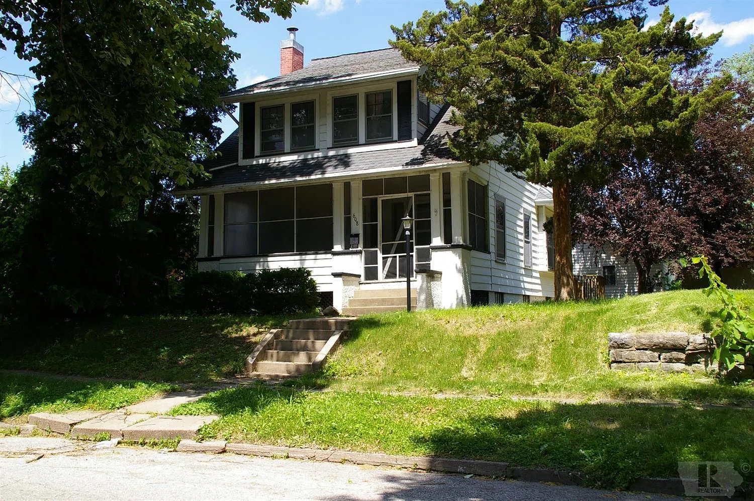 608 S 12th St photo 1