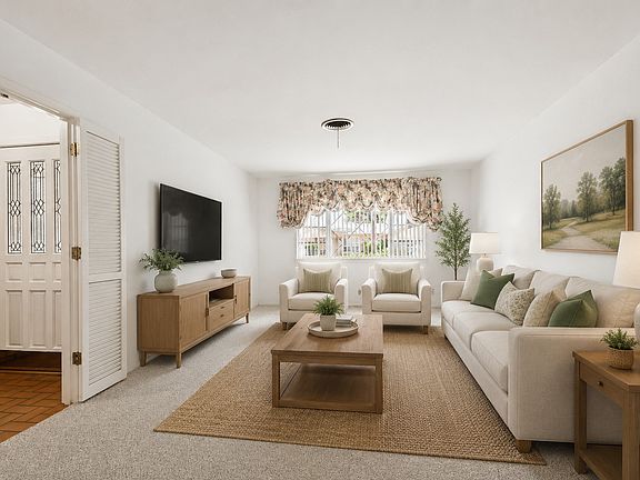2nd image of 608 W Cheryl Ave