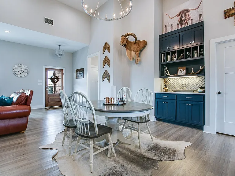 2610 Oak Hills Trl — Photo 8