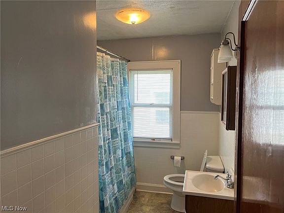 3rd image of 812 7th Ave