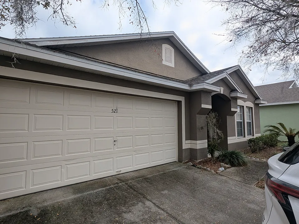 521 Castlemain Cir