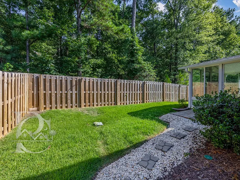 1039 Glencroft Dr — Photo 29