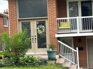 3582 Birchmeadow Cres, Mississauga, ON L4Y 3R7