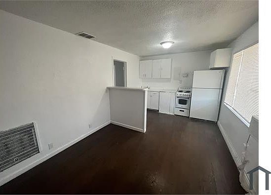 1st image of 409 W Van Buren Ave #4