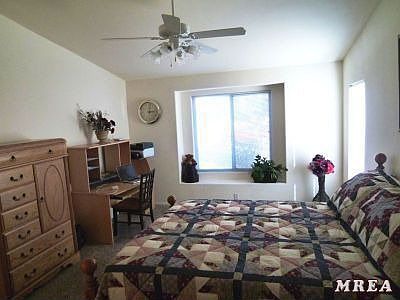 2nd Master Bedroom suite - Window Seat