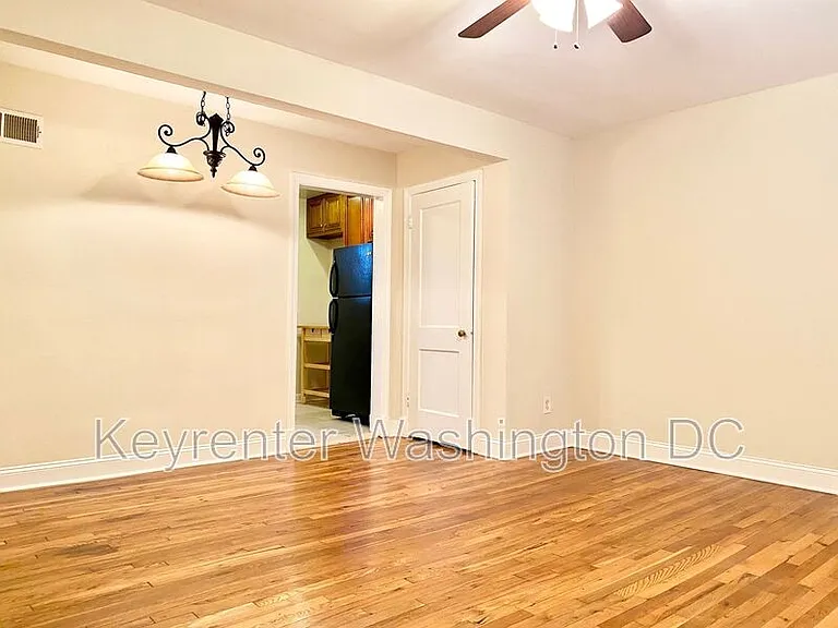 4615 Central Ave NE #B — Photo 7
