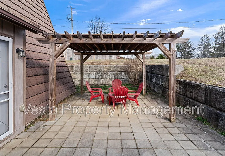 588 Ray Hill Rd #A — Photo 22
