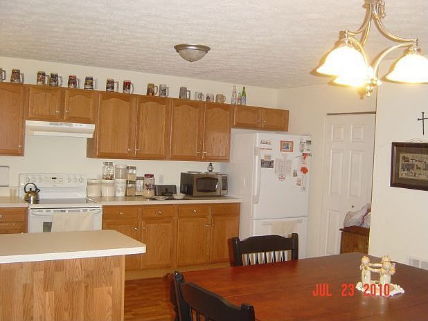 2nd image of 256 Bayview Dr