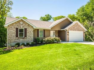 3322 Woodsway Dr, Saint Charles, MO 63303