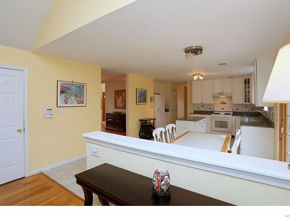 5th image of 147 Harold Ave