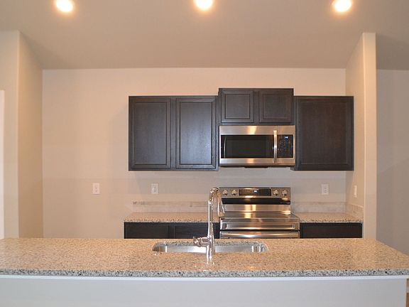 5th image of 312 Pioneer Cir