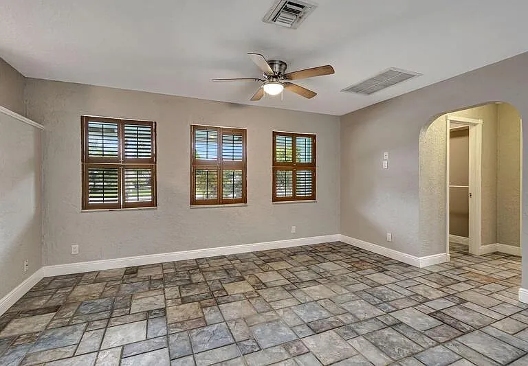 1402 Cormorant Rd — Photo 12