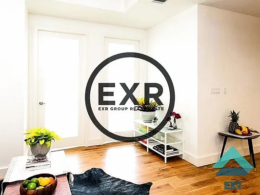 Rented by EXR | media 50