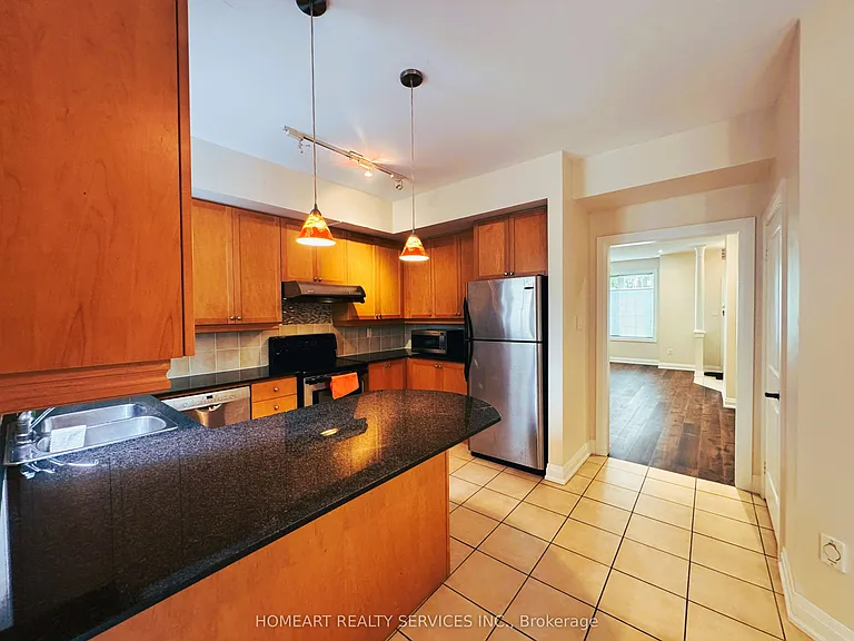32 Glendora Ave — Photo 14