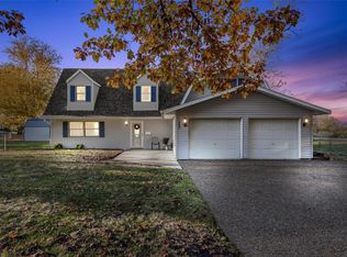 5600 Briarwood St SW, Cedar Rapids, IA 52404