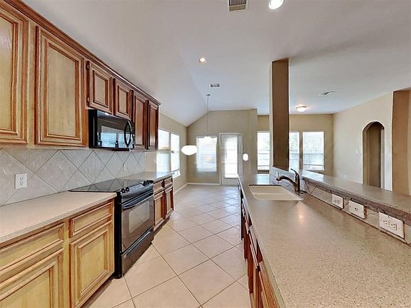 5th image of 876 Rock Harbor Ln