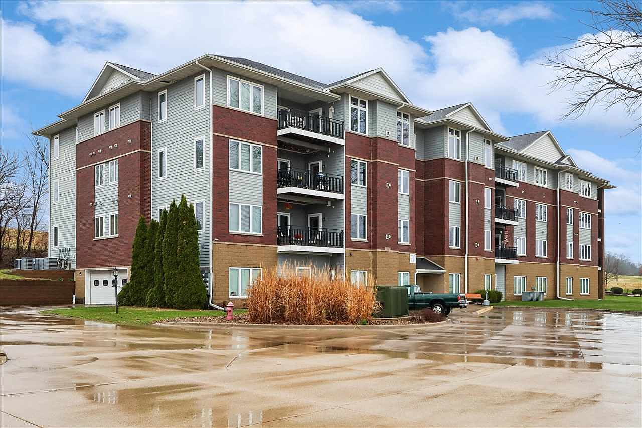 1092 Walnut Ave Unit 220
