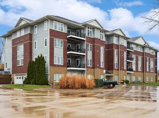 1092 Walnut Ave Unit 220, Riverside, IA 52327