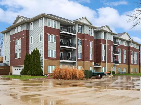 1092 Walnut Ave Unit 220, Riverside, IA 52327