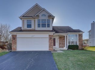 367 Fairfax Ln, Grayslake, IL