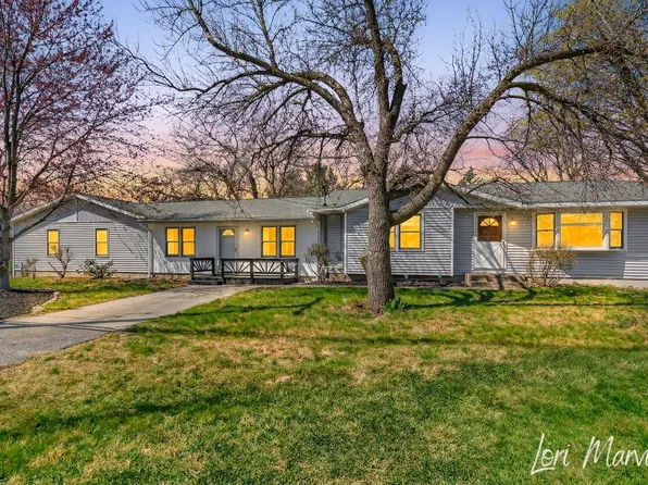 736 Irving St, Otsego, MI 49078