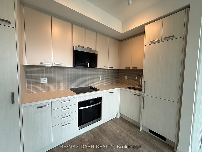 20 Soudan Ave #3804 — Photo 7