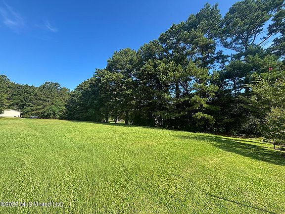 3rd image of Fox Loop Ct