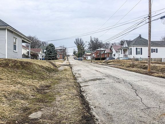 3rd image of 628 Michigan St