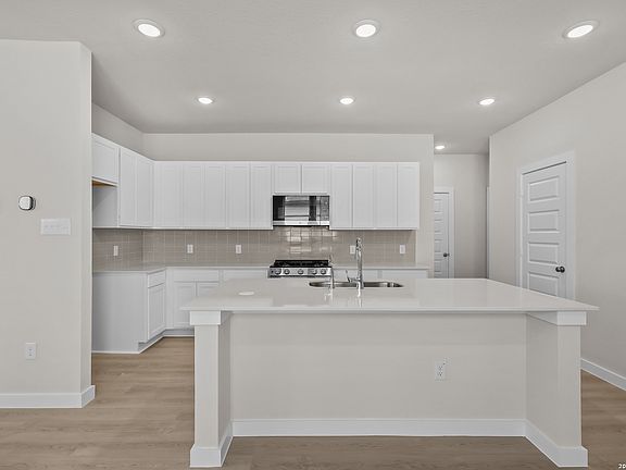 5th image of 5607 Franklin Hills