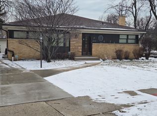 216 Briar Dr, Wilmette, IL 60091