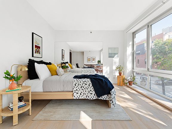 5th image of 342 Bedford Ave APT 2A