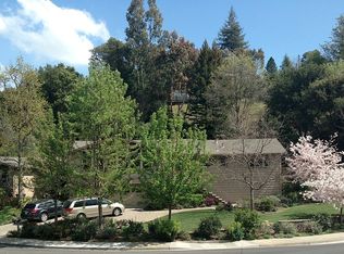 520 La Mesa Dr, Portola Valley, CA 94028