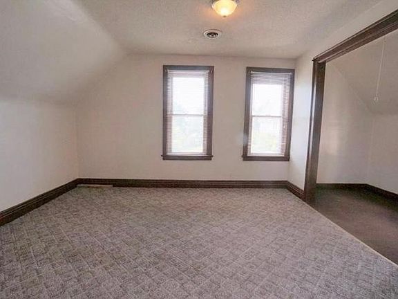 4th image of 613 Goodyear Ave #2