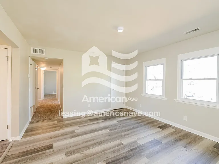 711994_003_wm_-_living_room_13618818.jpg