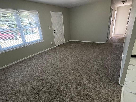 4th image of 939 Williams St