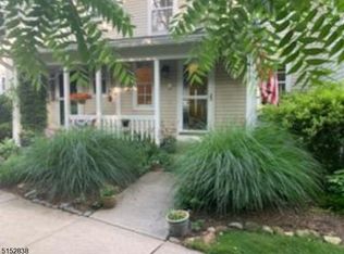 9 Green Heron Dr, Hackettstown, NJ 07840