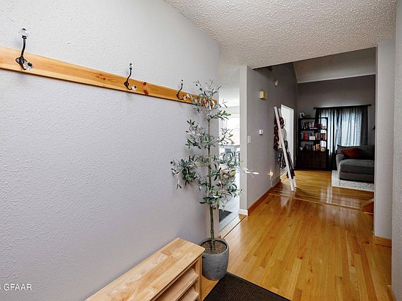 4th image of 22 Vail Cir