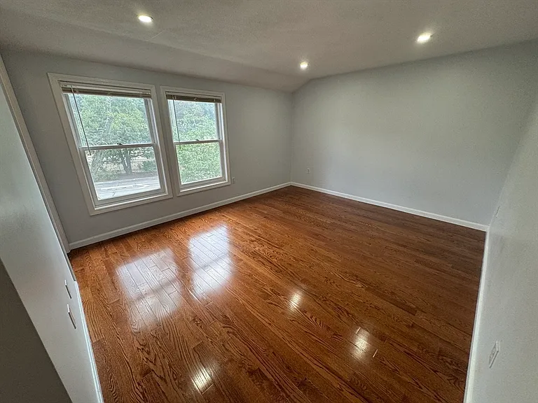 1045 Washington St #2 — Photo 22