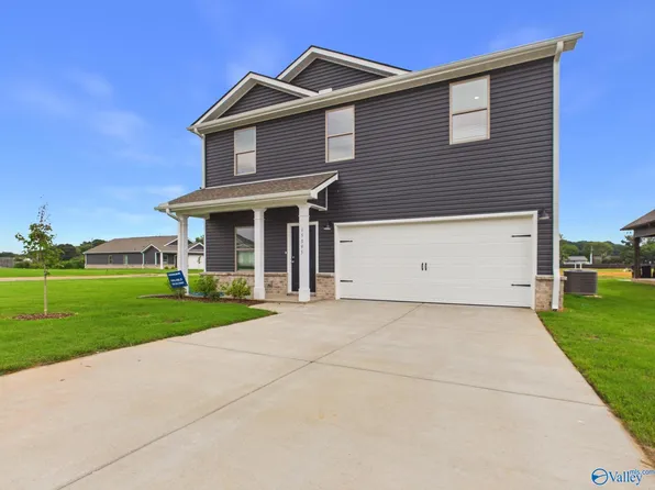 15395 Grayson Cir, Athens, AL 35611
