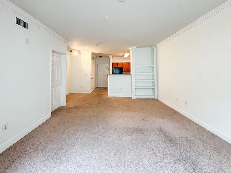 202 E South St #3047 — Photo 3