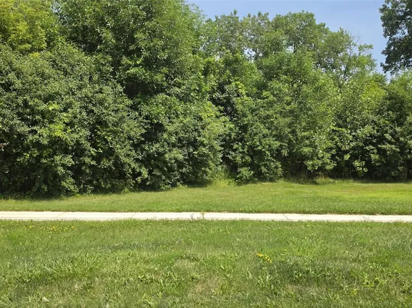 39668 Dequindre Rd, Sterling Heights, MI 48310