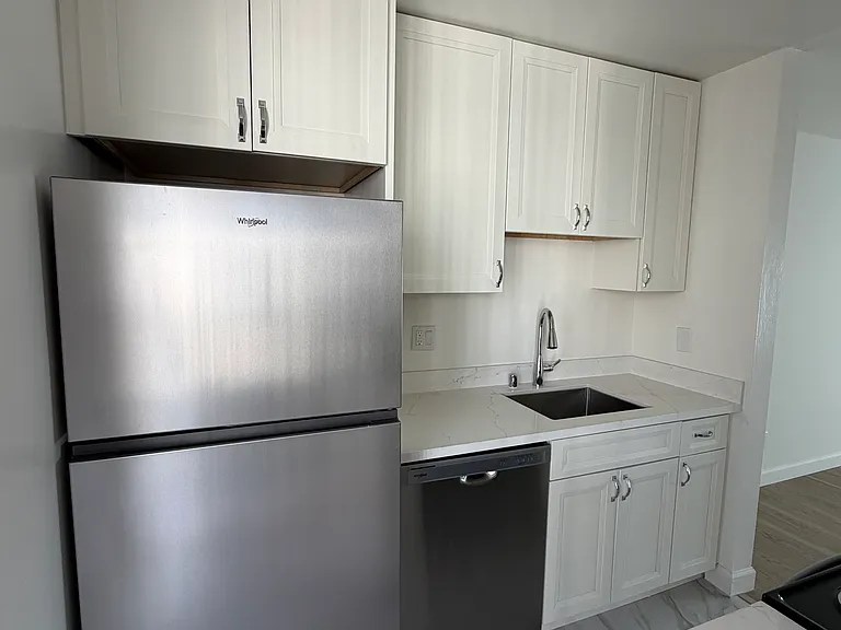 1635-1637 Leavenworth St #303 — Photo 1