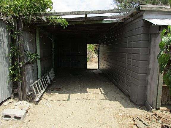3rd image of 16172 Santa Ana Ave