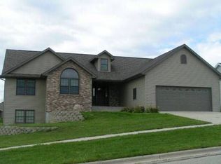 221 E Sunset Dr, Milton, WI 53563