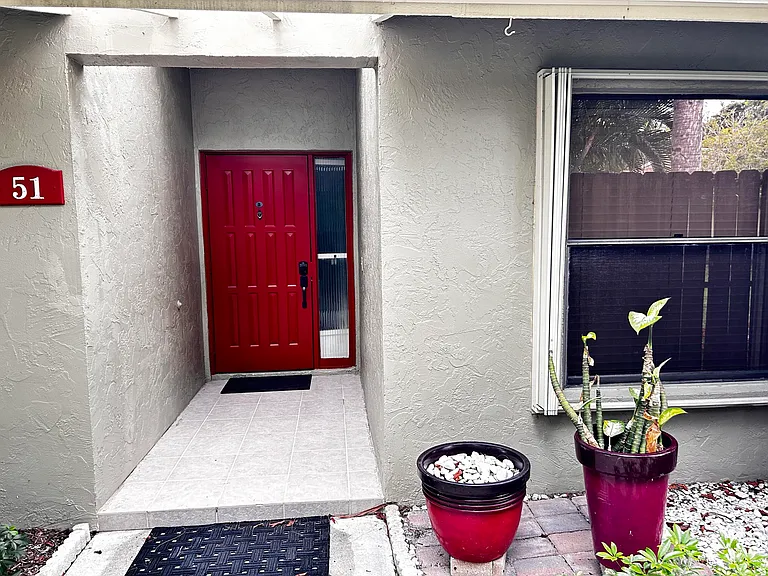51 Meadows Dr — Photo 5