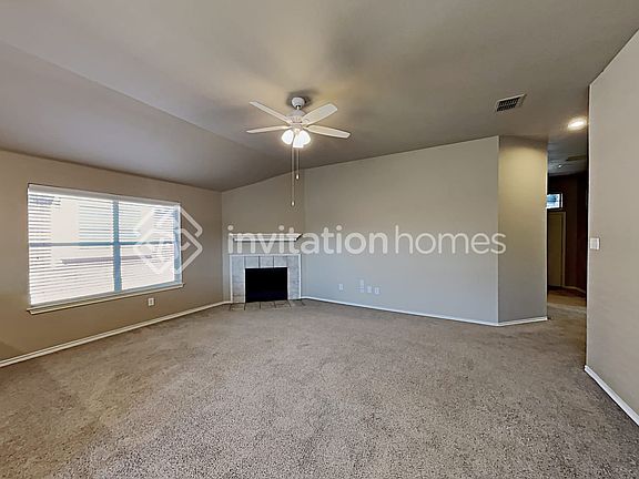 4th image of 1135 Sweetwater Dr