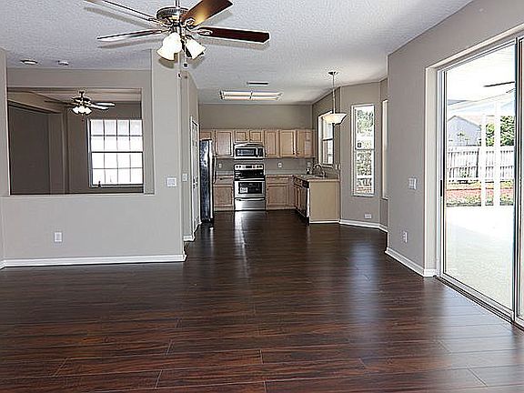 3rd image of 935 Grand Canyon Dr