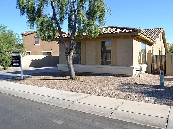 3rd image of 3009 E Palmdale Ln