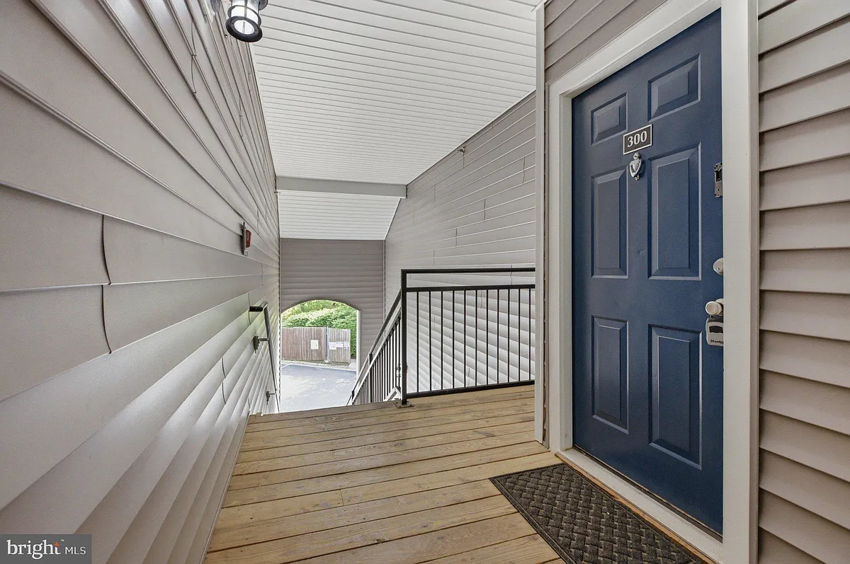 Building Photo - 46630 Drysdale Ter #300